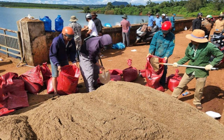 Bộ NN&PTNT kiểm tra đập hồ chứa 10 triệu khối nước bị thủng ở Gia Lai