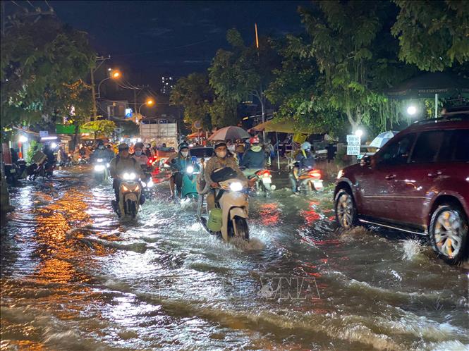 Xuất hiện đợt triều cường mới ở ven biển Đông Nam Bộ- Ảnh 1.