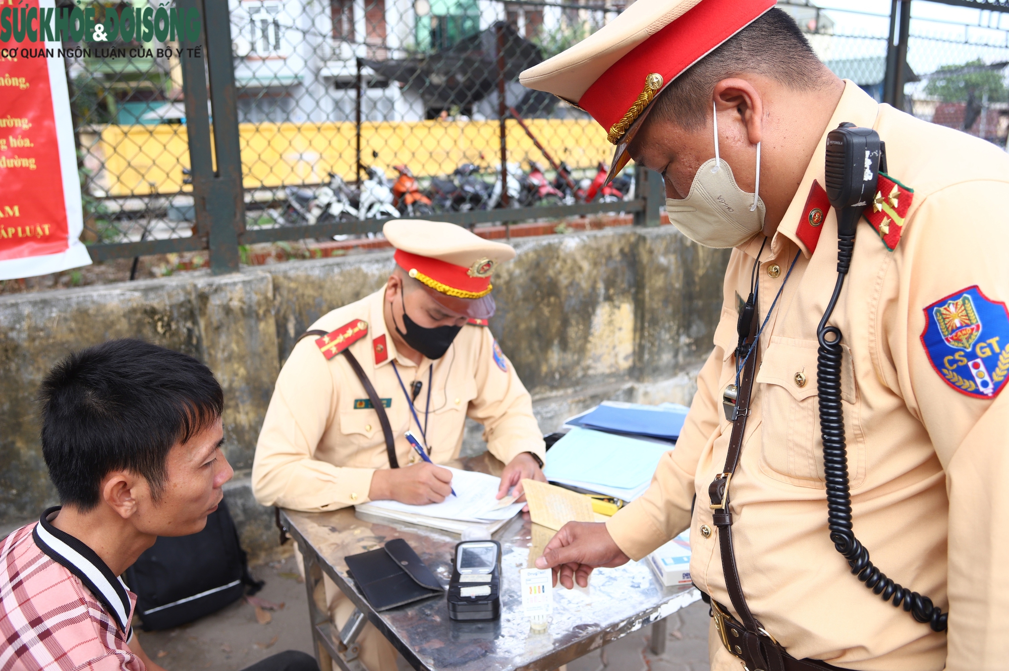 'Siết' hoạt động vận tải hành khách dịp cuối năm cả trong và ngoài bến xe- Ảnh 3.