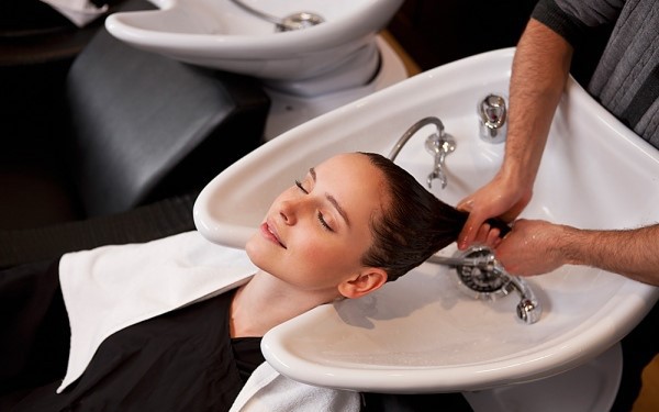 Mẹo nhỏ giúp tóc khỏe đẹp trong mùa đông