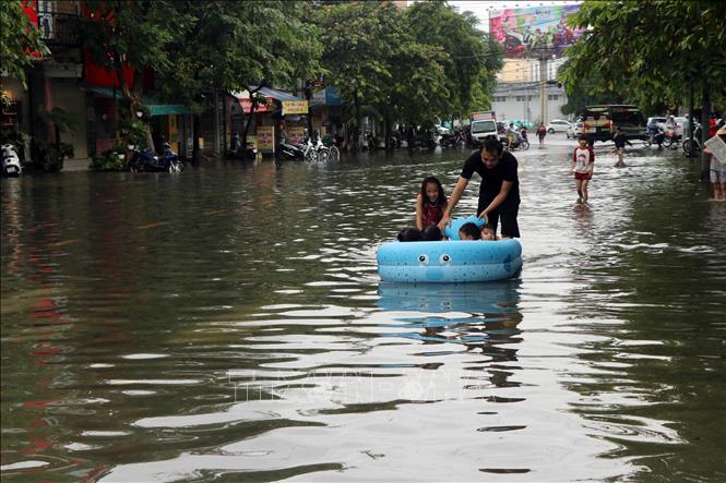 Thủ tướng Chính phủ yêu cầu chủ động ứng phó, khắc phục nhanh hậu quả mưa lũ ở Trung Bộ- Ảnh 1.