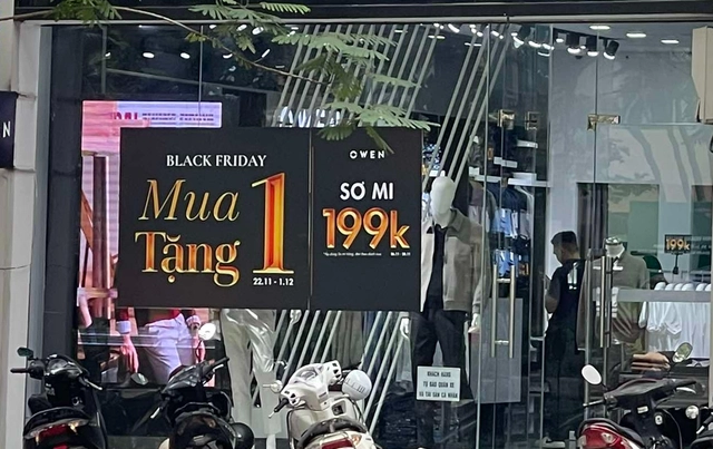 Black Friday sale 'sập sàn', khách vẫn thờ ơ- Ảnh 2.