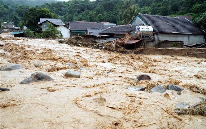 Những khu vực nào ở miền Trung có nguy cơ cao xảy ra lũ quét, sạt lở đất do mưa lớn sắp tới?