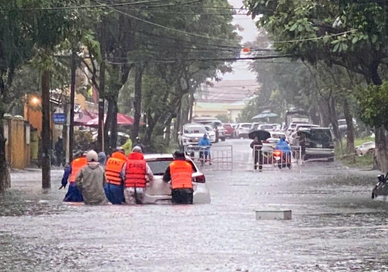 Hai ngày tới là cao điểm mưa lũ ở miền Trung- Ảnh 2.