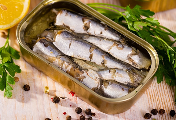 Cá mòi giàu omega-3 nhưng ai không nên ăn?

- Ảnh 4.