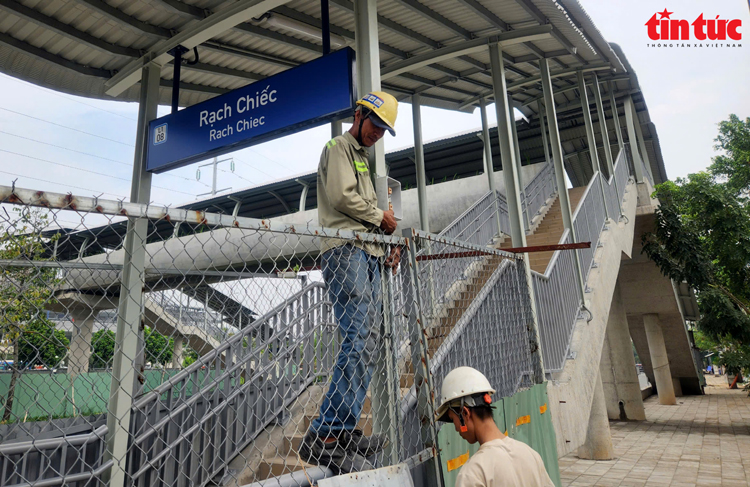 TP Hồ Chí Minh: Diện mạo 9 cầu bộ hành kết nối nhà ga trên cao tuyến metro số 1- Ảnh 9.