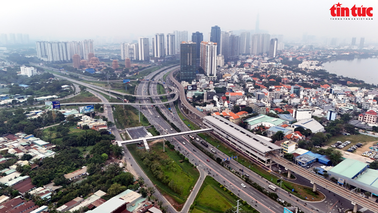 TP Hồ Chí Minh: Diện mạo 9 cầu bộ hành kết nối nhà ga trên cao tuyến metro số 1- Ảnh 1.