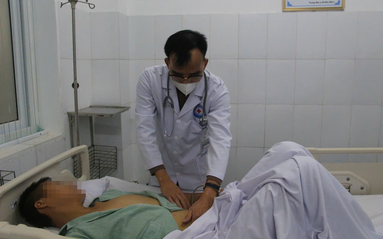 Y tế huyện cấp cứu thành công bệnh nhân vỡ gan bằng kỹ thuật nội khoa bảo tồn