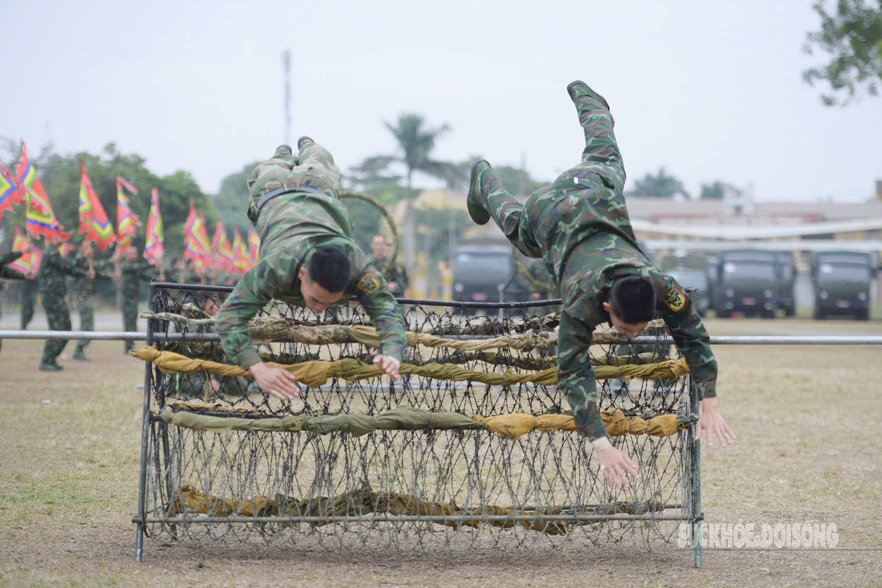 Những ‘bông hồng gai’ của đặc công Việt Nam luyện tập biểu diễn tại Triển lãm Quốc phòng- Ảnh 12.