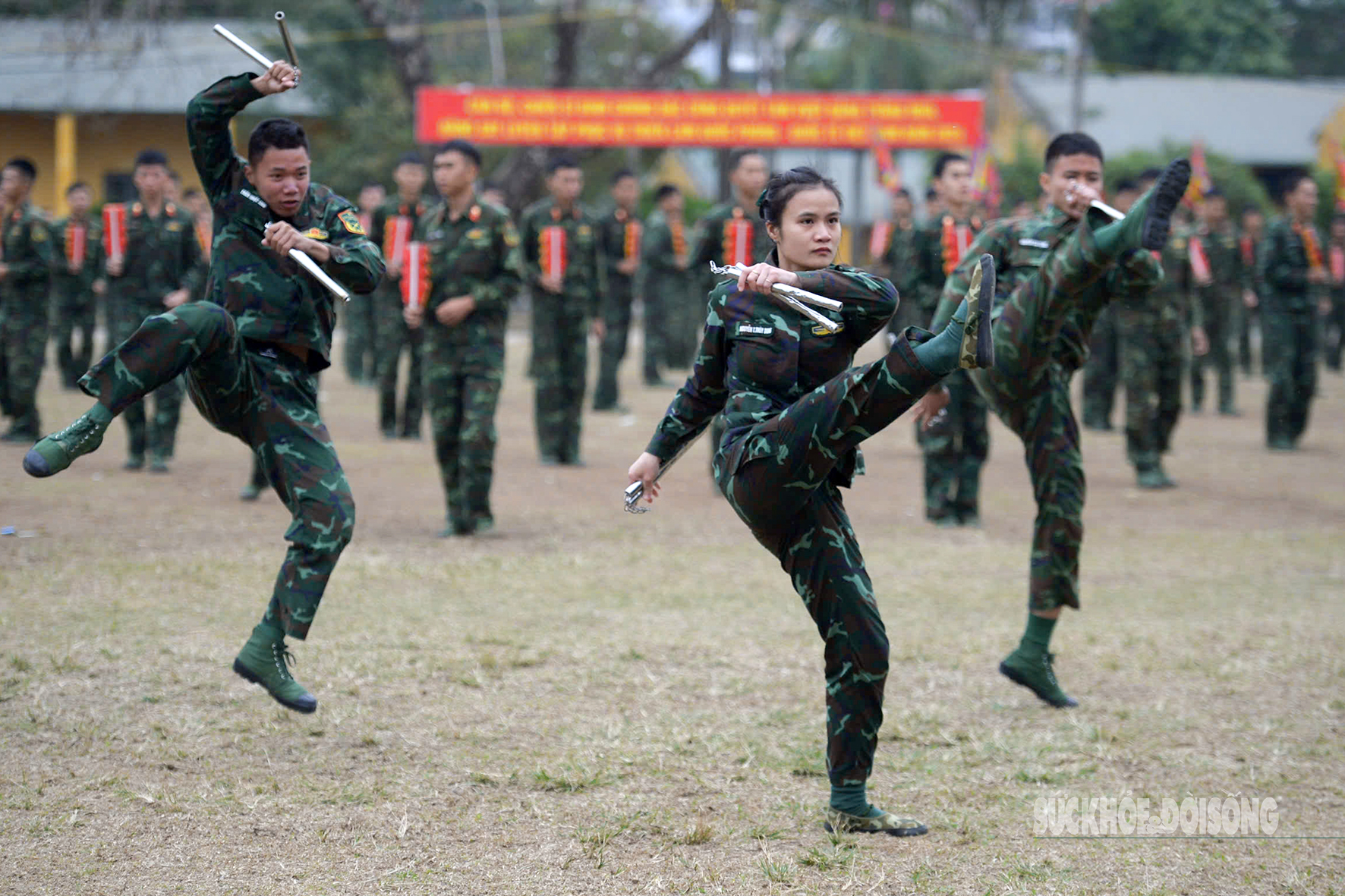 Những ‘bông hồng gai’ của đặc công Việt Nam luyện tập biểu diễn tại Triển lãm Quốc phòng- Ảnh 10.