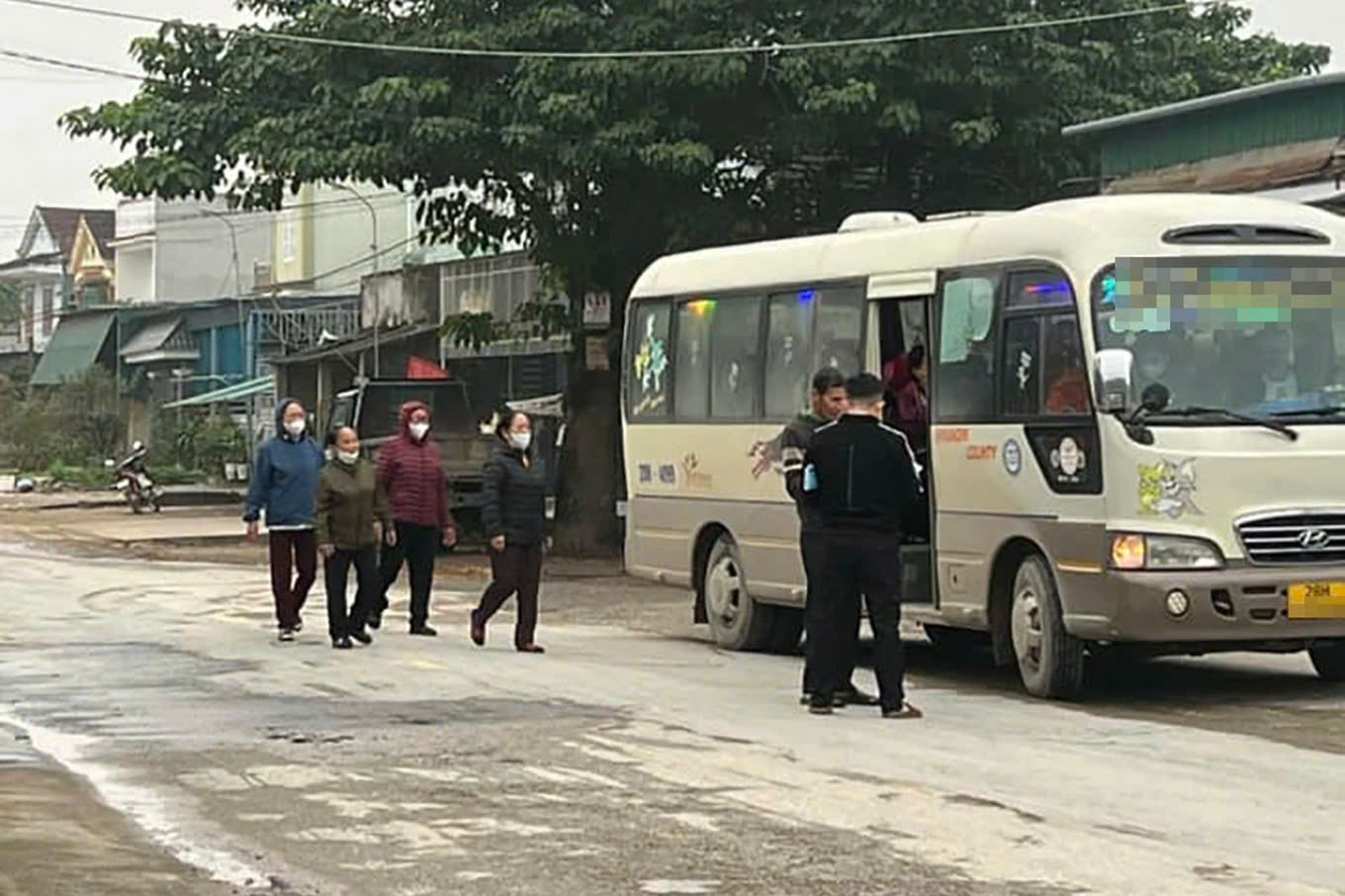 Chiêu trò tour du lịch '0 đồng' bán thuốc, bán sữa cho người già quay trở lại- Ảnh 1.