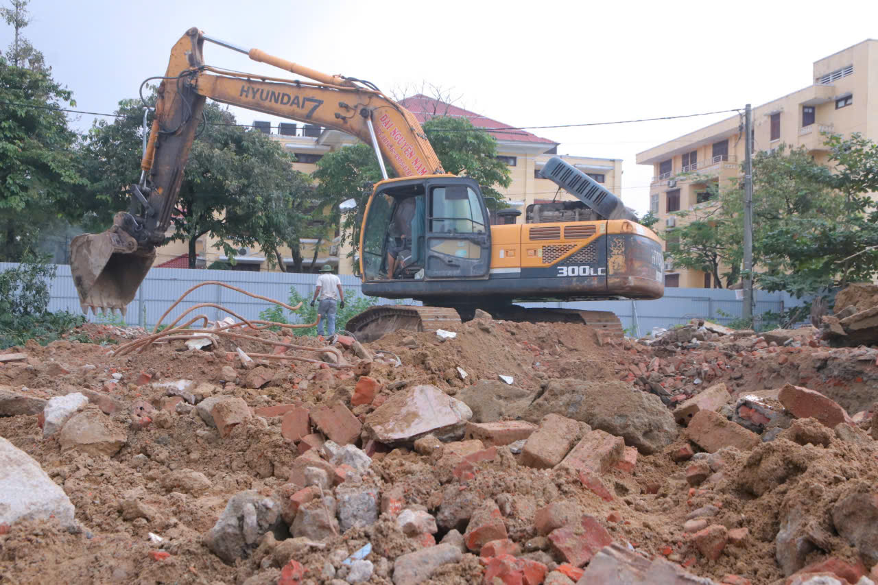 Hạ giải những dãy chung cư xuống cấp ở Huế sau hàng chục năm- Ảnh 6.