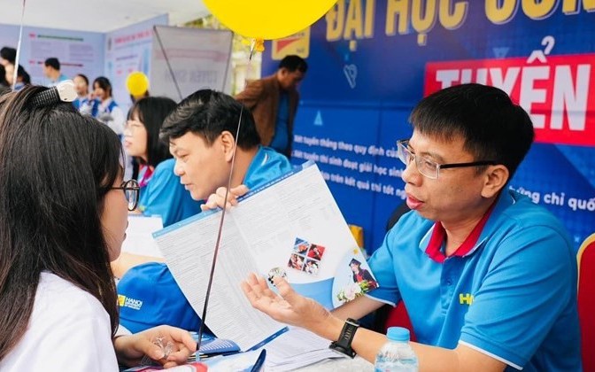 Thầy cô ở Đại học đưa ra lời khuyên giúp học sinh cuối cấp lựa chọn ngành học phù hợp