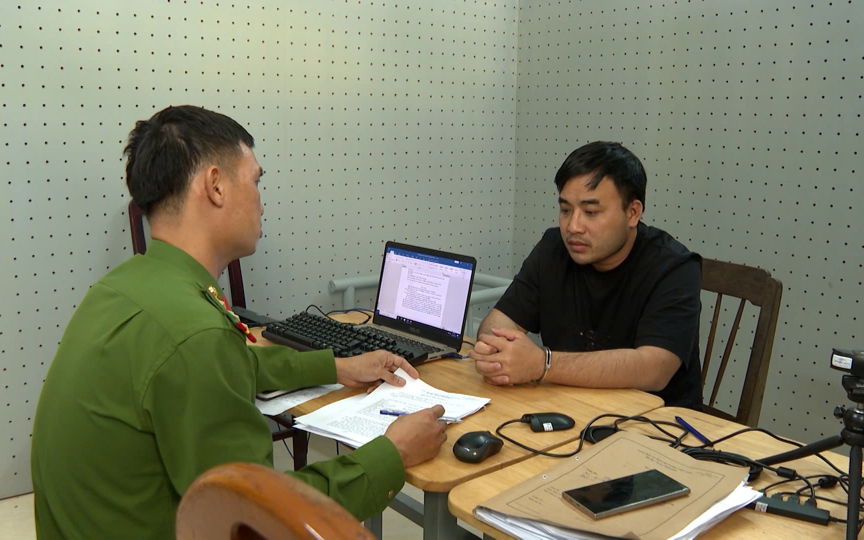 Bắt gã đàn ông thuê xe ô tô tự lái rồi đem đi bán