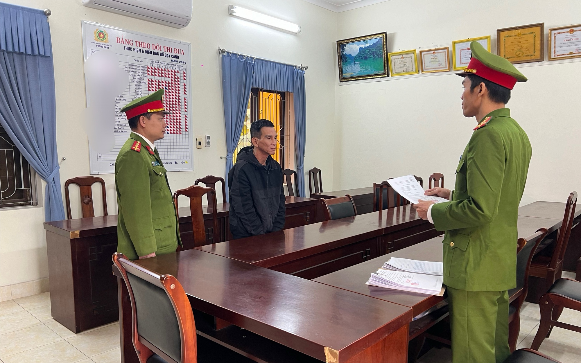 Nhờ thuê giúp ô tô, mang đi cầm cố lấy tiền chi tiêu- Ảnh 2.