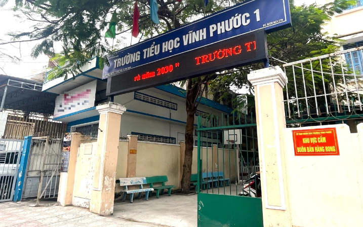 Khi 'nắm đấm' lao vào trường học