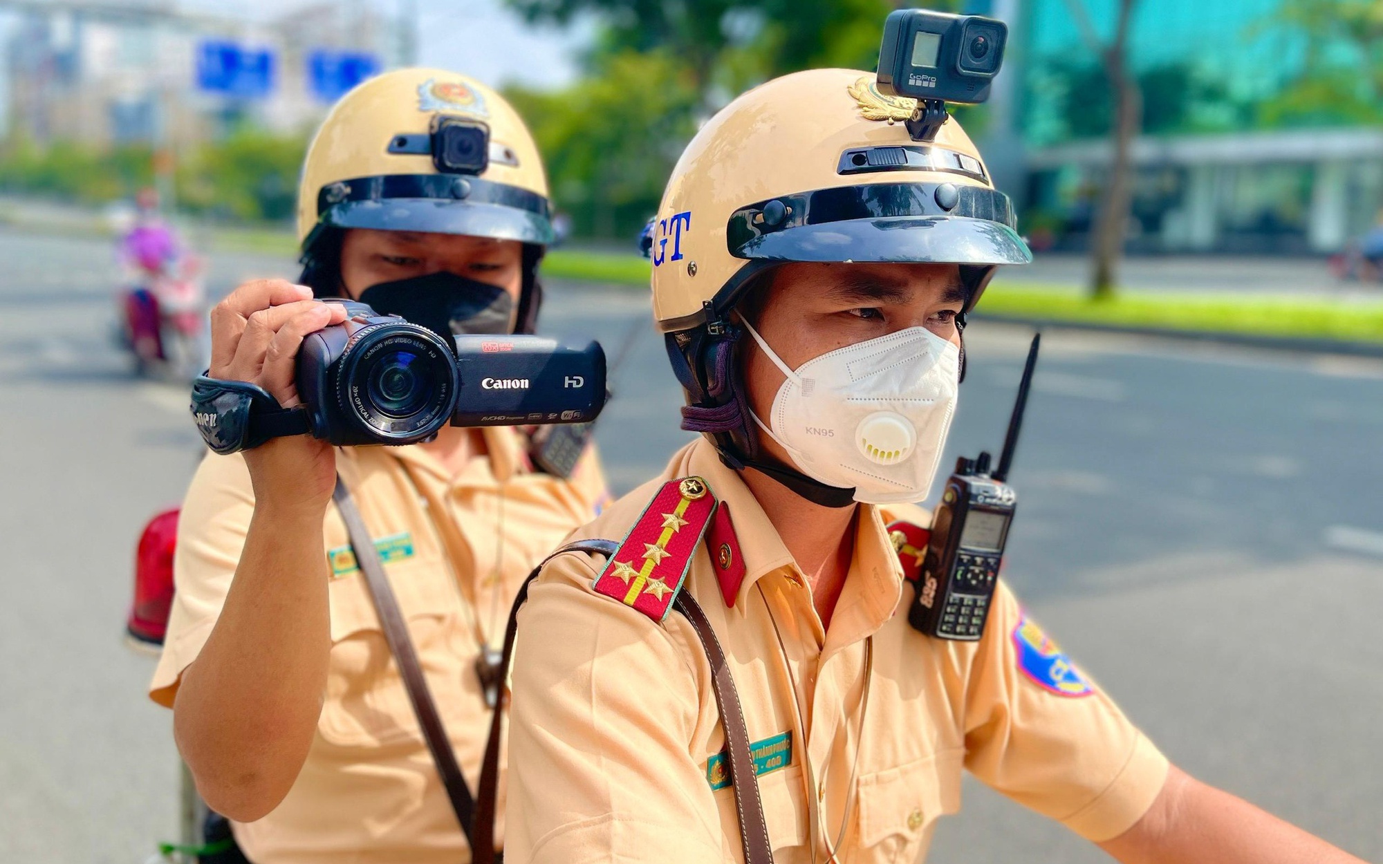 Không chỉ tăng mức phạt, CSGT còn ưu tiên dùng camera gắn trên người để xử lý vi phạm