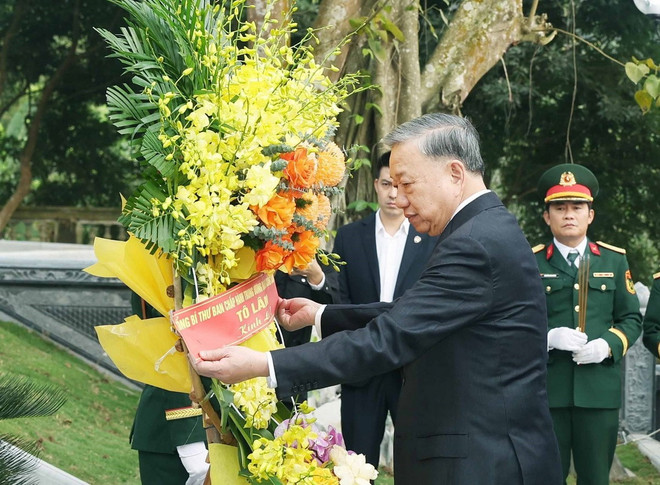 Tổng Bí thư Tô Lâm dâng hương tại Khu Di tích Quốc gia Đặc biệt Ngã ba Đồng Lộc- Ảnh 4.