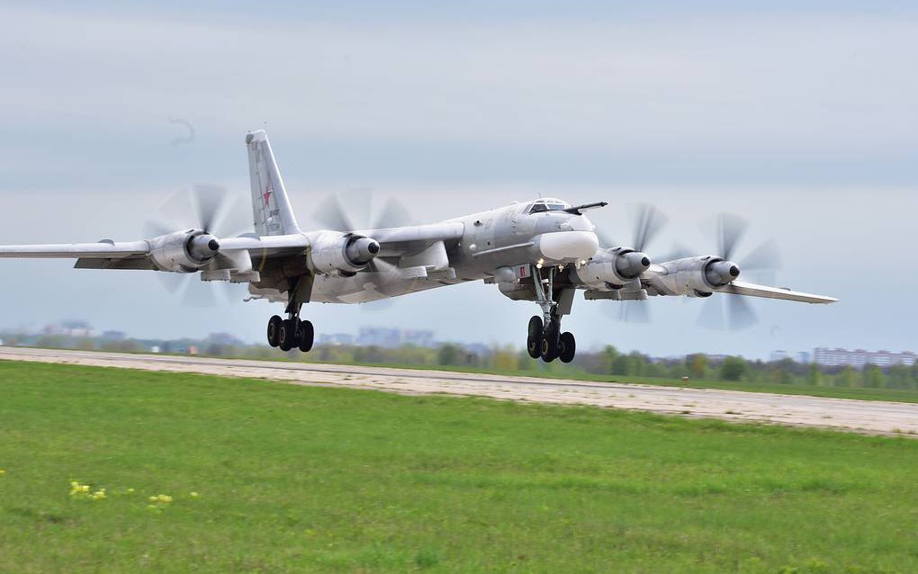 Nga trình làng máy bay ném bom Tu-95MSM nâng cấp