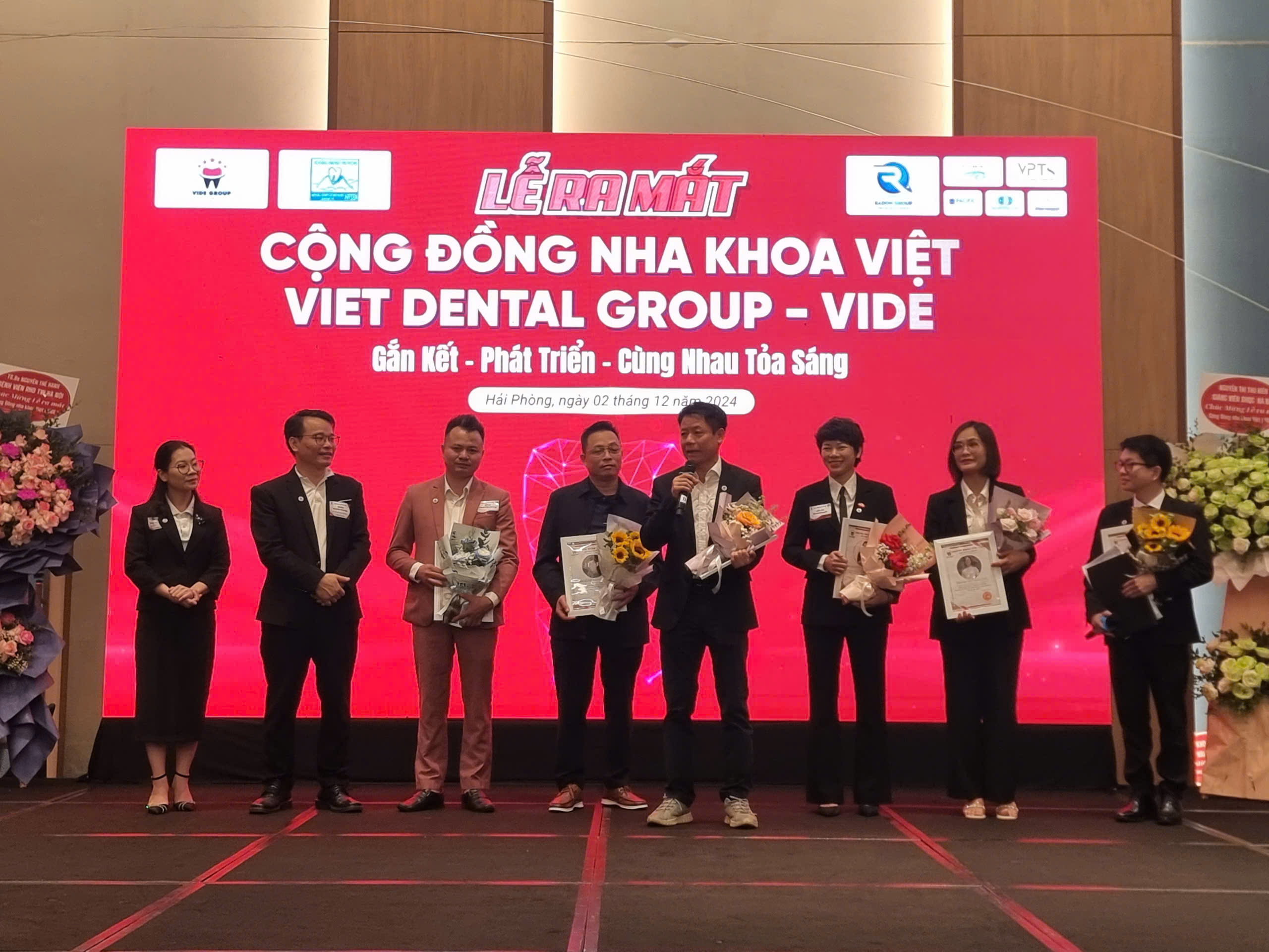 Gần 70 bác sĩ nha khoa ra mắt cộng đồng Nha khoa Việt- Ảnh 2.