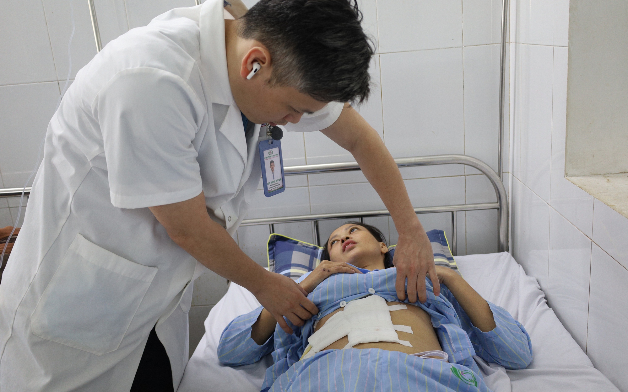 Cứu sống bệnh nhân sốc mất máu do chấn thương bụng, vỡ gan