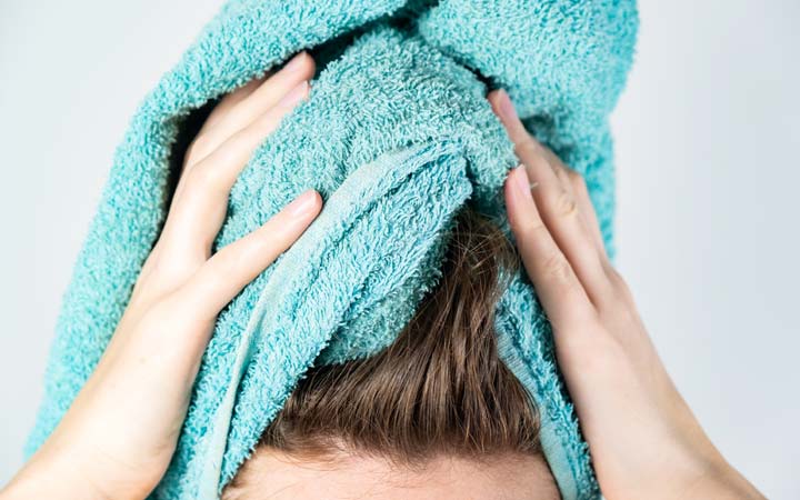 10 thói quen khiến tóc hư tổn và cách xử trí