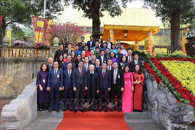 Tổng Bí thư Nguyễn Phú Trọng dâng hương tại Hoàng thành Thăng Long- Ảnh 4. Tổng Bí thư Nguyễn Phú Trọng dâng hương tại Hoàng thành Thăng Long- Ảnh 4.