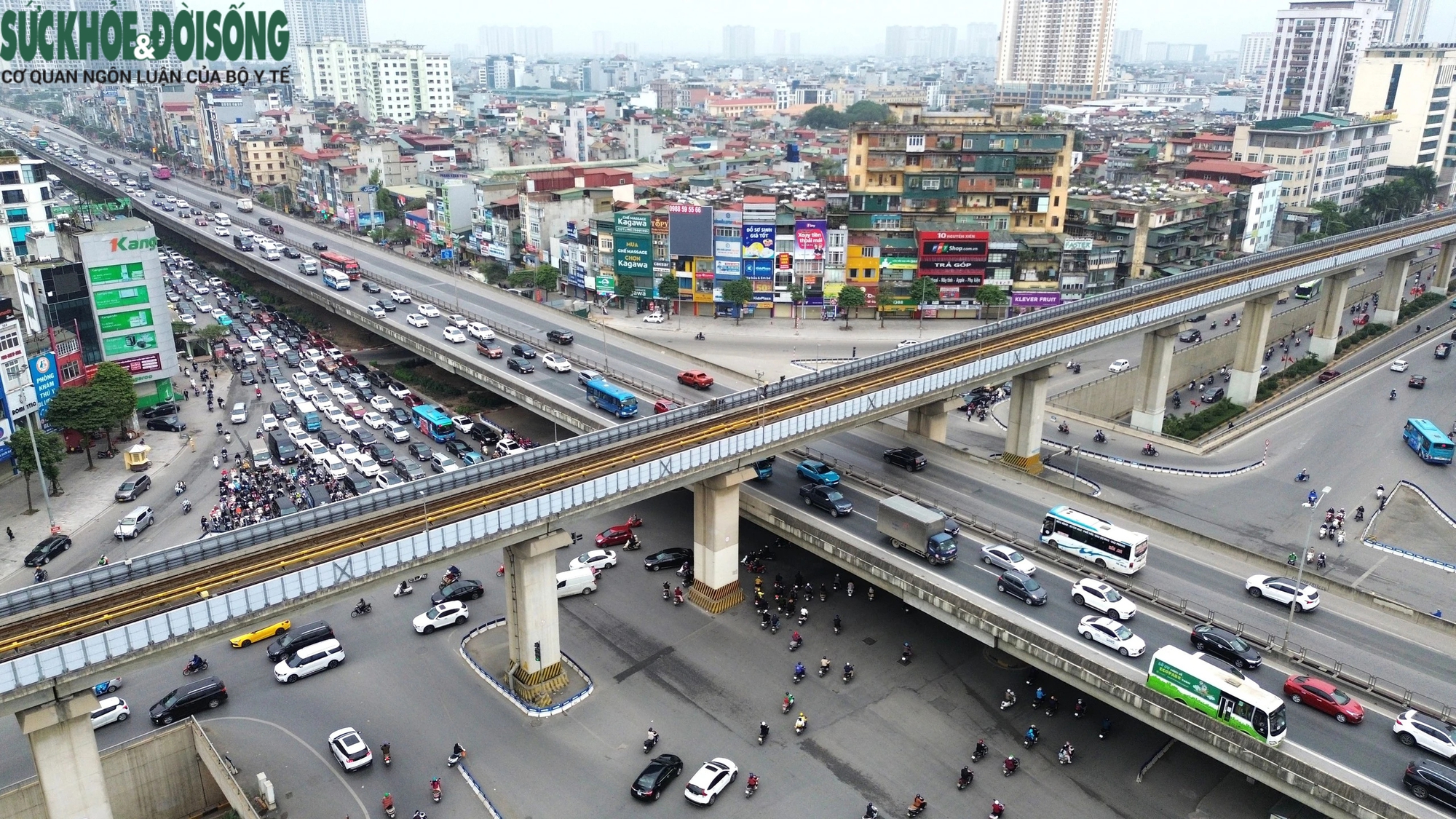 Ngày đi làm đầu tiên sau Tết, đường phố chật chội, người - xe chen chúc- Ảnh 6.