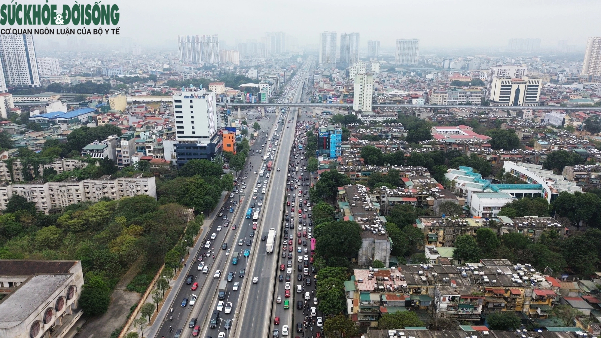 Ngày đi làm đầu tiên sau Tết, đường phố chật chội, người - xe chen chúc- Ảnh 9.