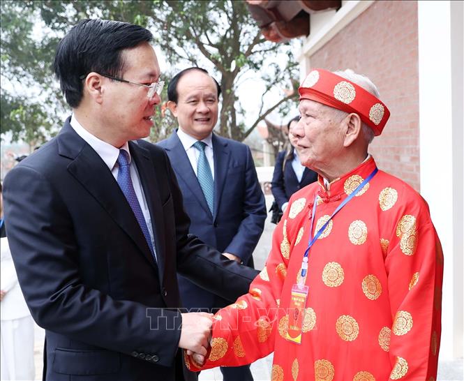 Chủ tịch nước dâng hương và khai bút đầu Xuân tại Khu lưu niệm Nguyễn Trãi- Ảnh 7.