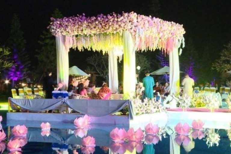 Cận cảnh lễ cưới của tỉ phú Ấn Độ tại Hạ Long, khách mời toàn giới siêu giàu- Ảnh 1.