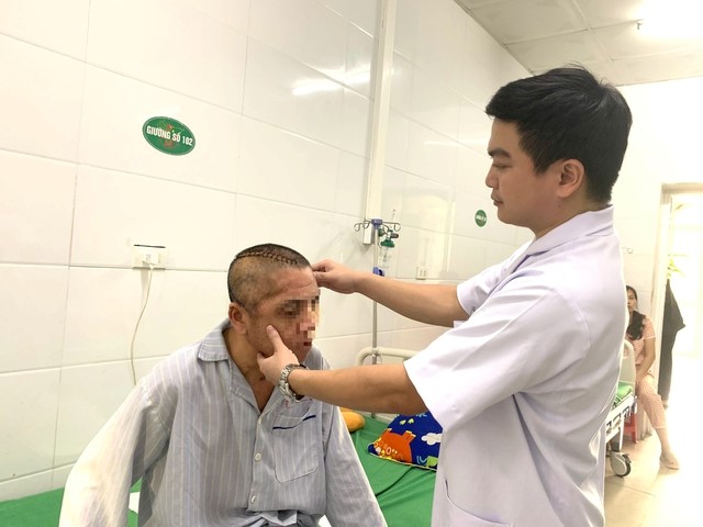 Bệnh viện Đa khoa thành phố Vinh 'hồi sinh' bệnh nhân hôn mê do chấn thương sọ não- Ảnh 4.