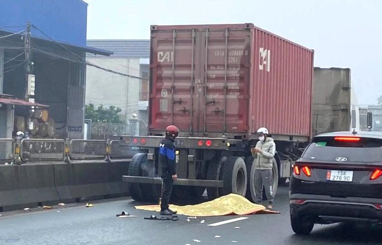 Đau lòng: Tiễn bạn đi bộ đội, nam thanh niên gặp nạn tử vong trên đường- Ảnh 1.