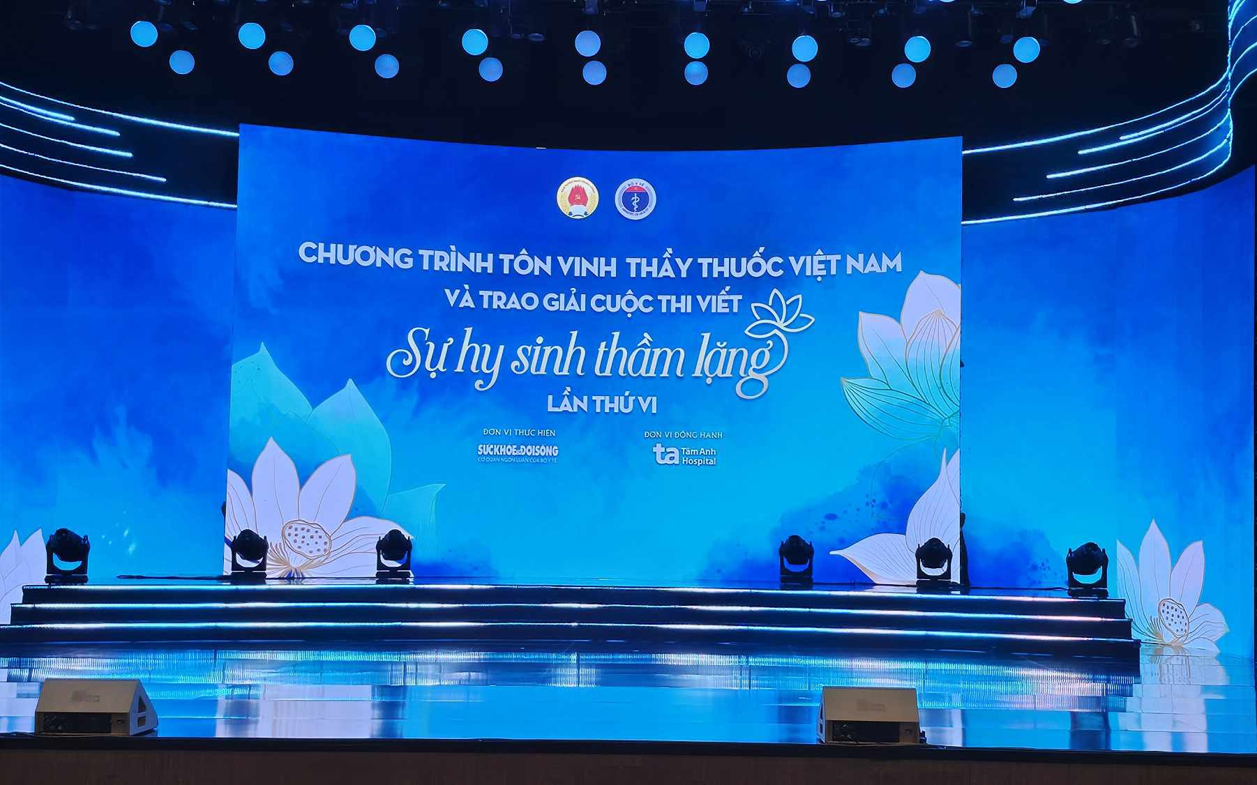 [LIVE] Đêm Tôn vinh Thầy thuốc Việt Nam và trao giải cuộc thi viết 