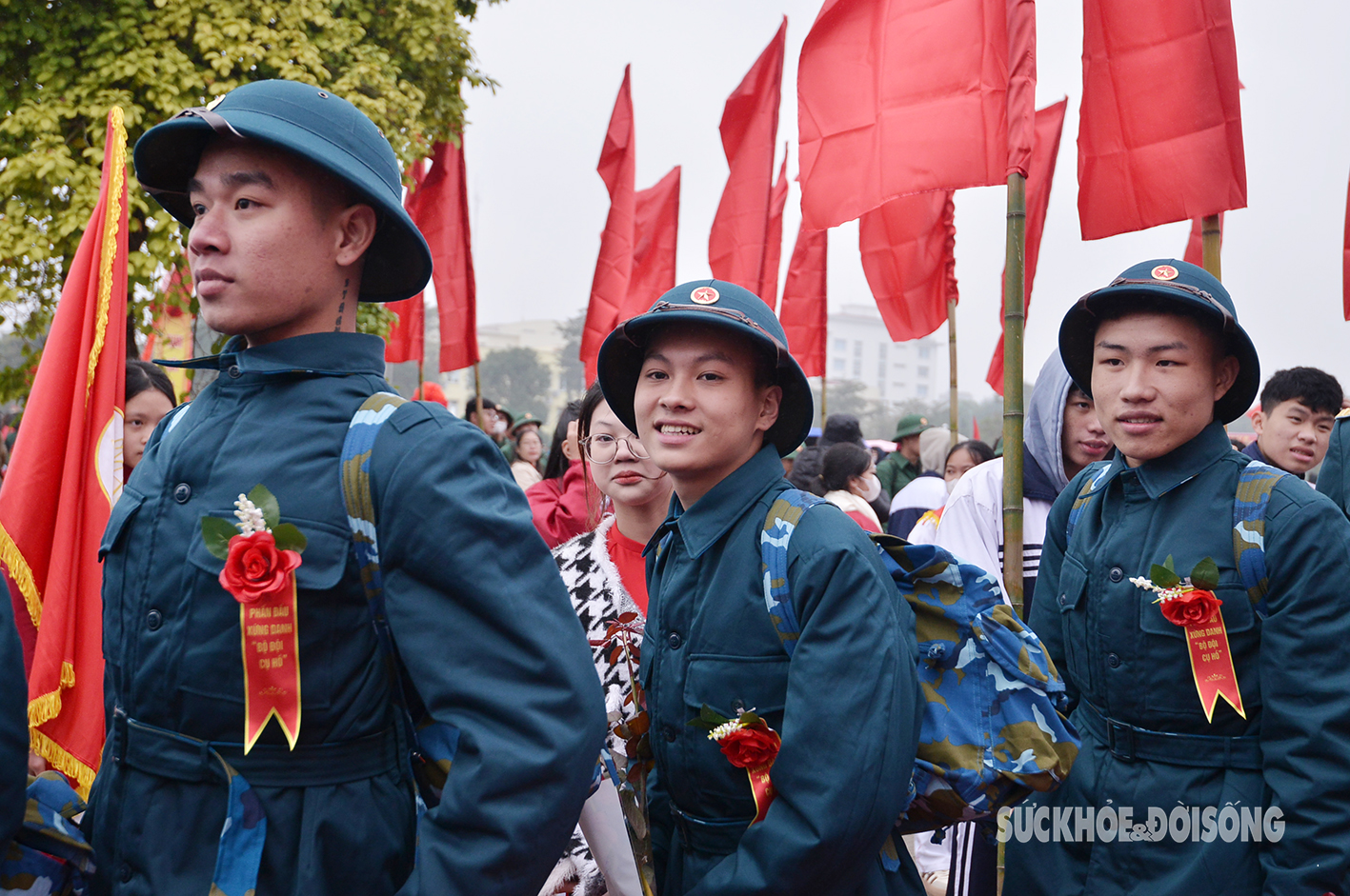 Tân binh huyện Mê Linh phấn khởi lên đường nhập ngũ- Ảnh 4.