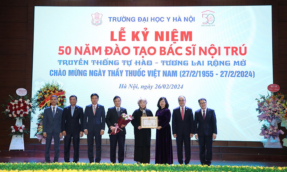 Bộ trưởng Đào Hồng Lan: Đào tạo bác sĩ nội trú góp phần tạo nền móng vững chắc về nguồn nhân lực chất lượng cao cho ngành y- Ảnh 5.