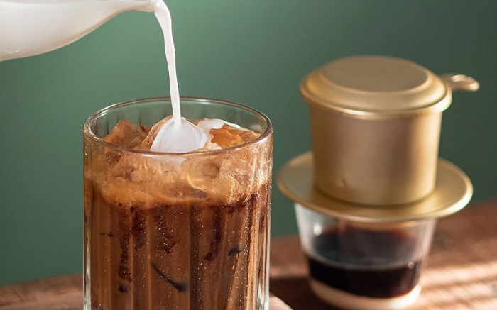 Vì sao uống cà phê bị đau bụng, ai không nên uống cà phê?