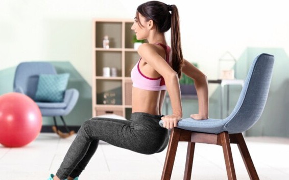 Bài tập với ghế tăng cường sức mạnh đôi chân
