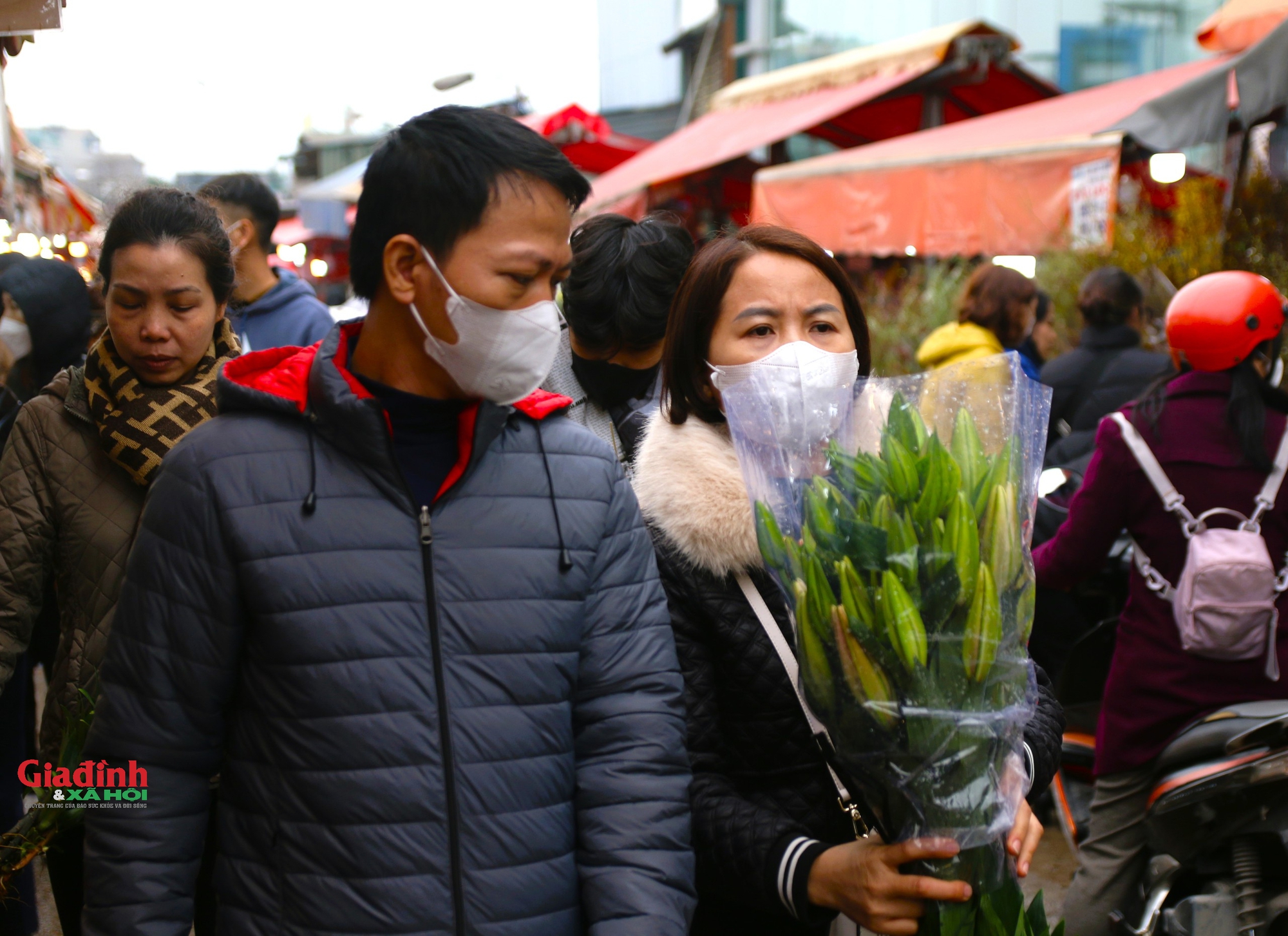 Chợ hoa Quảng An tấp nập ngày giáp Tết- Ảnh 9.