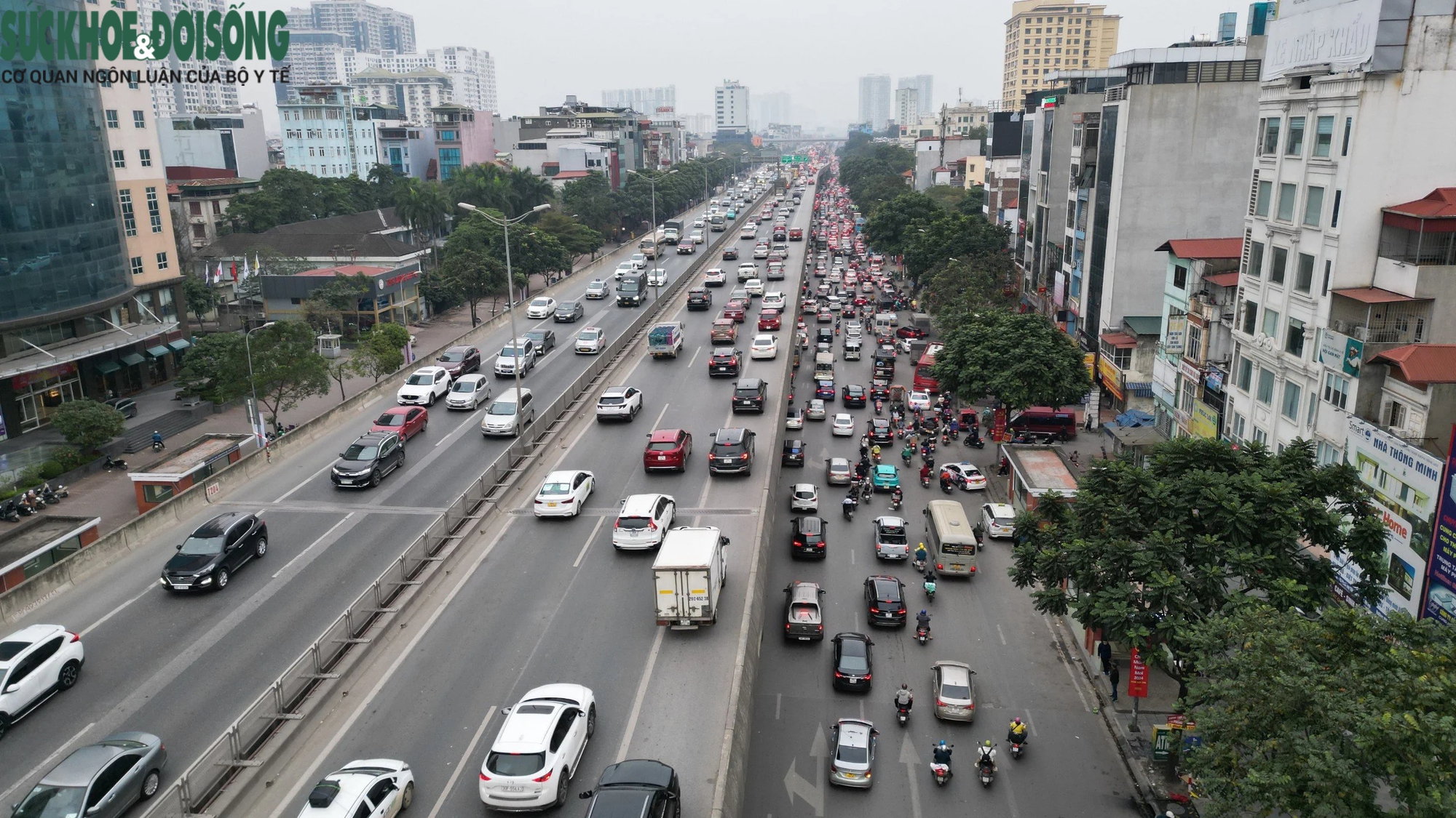 Kết thúc ngày làm việc cuối cùng của năm cũ, người dân 'rồng rắn' về quê- Ảnh 5.