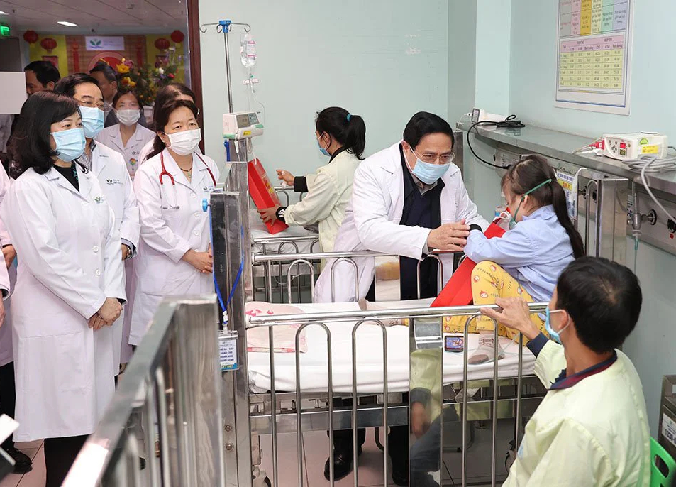 30 Tết Giáp Thìn, gần 1.200 em bé phải ở lại Bệnh viện Nhi Trung ương đón Tết- Ảnh 1.