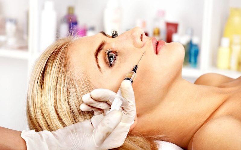 Phân biệt công dụng làm đẹp da của axit hyaluronic và collagen