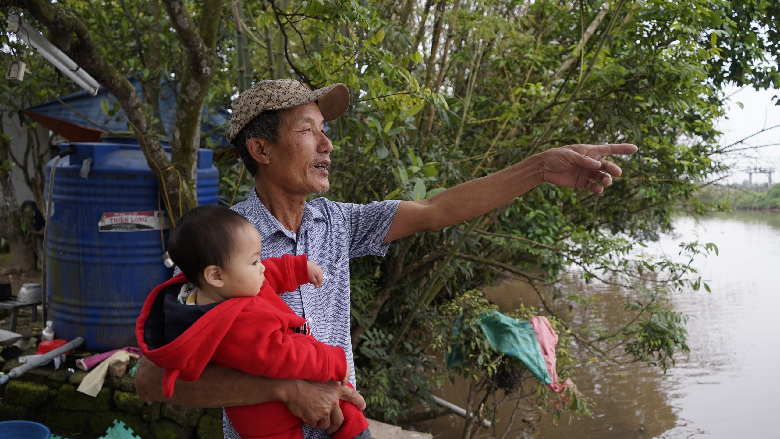 View - Thái Bình: Người dân ‘sống mòn’ vì khói từ bãi rác