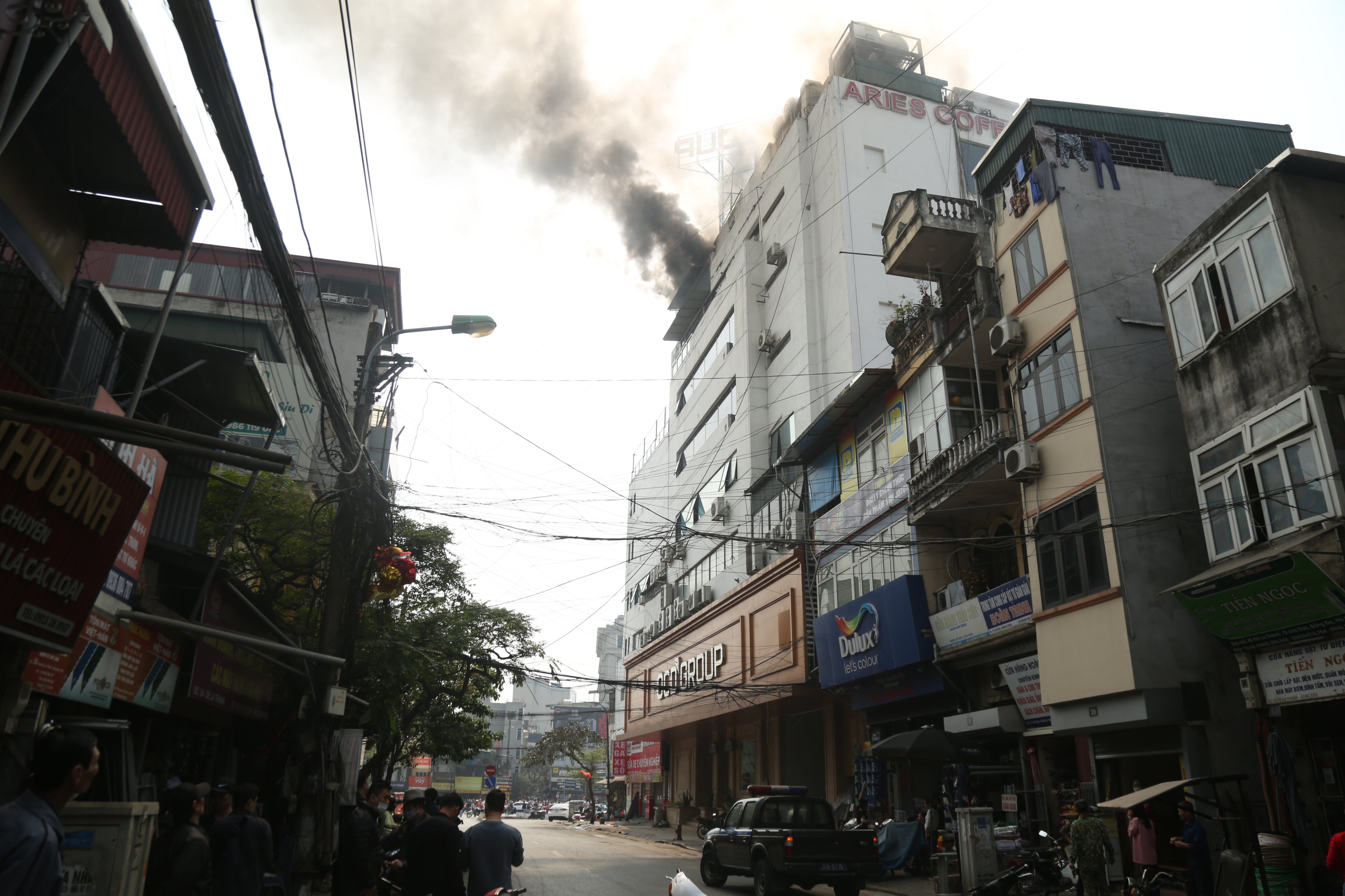 Ảnh: Hiện trường vụ cháy tại quận Đống Đa, Hà Nội- Ảnh 2.