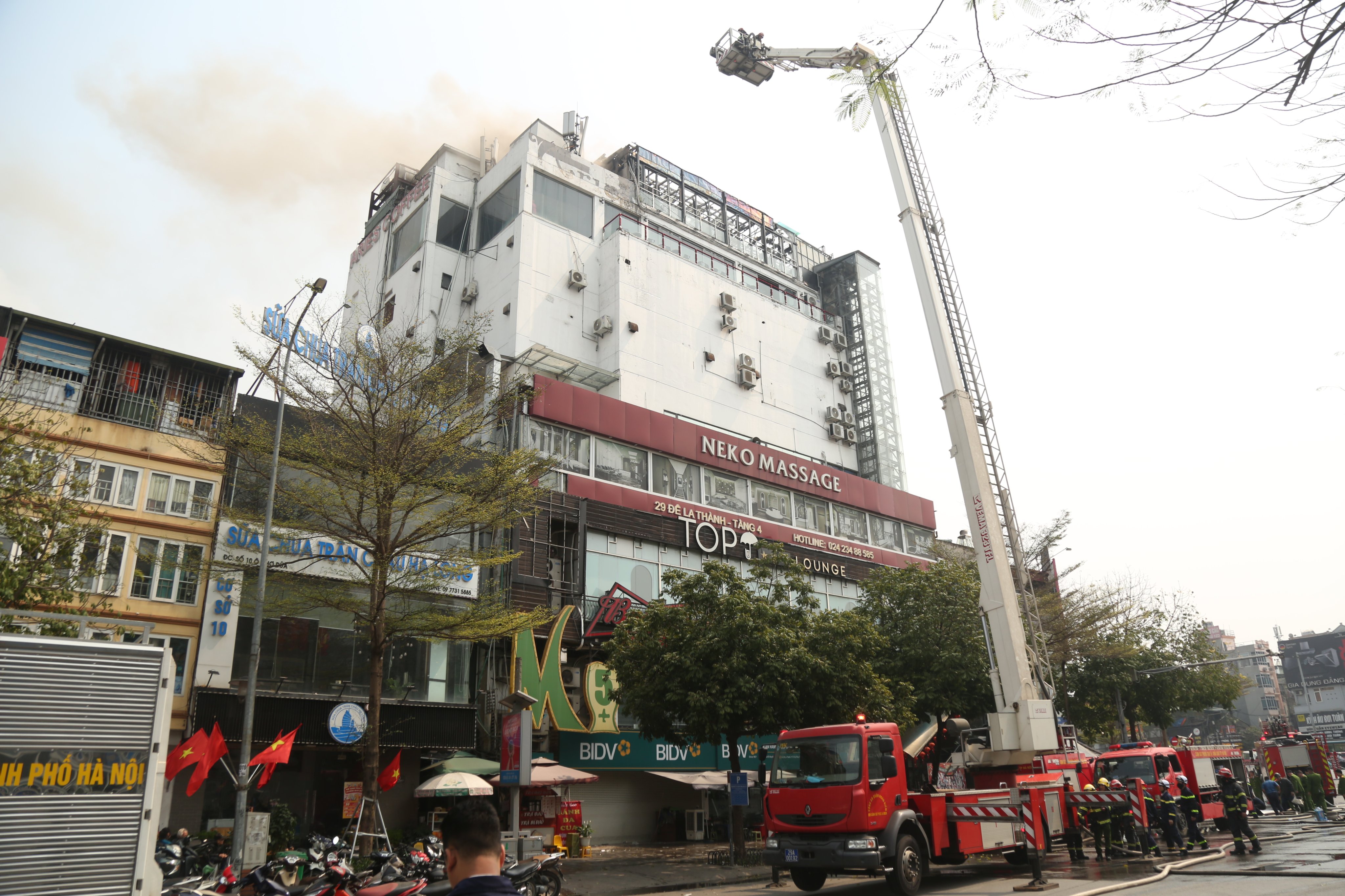 Ảnh: Hiện trường vụ cháy tại quận Đống Đa, Hà Nội- Ảnh 5.