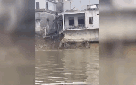 Video căn nhà bị sông Cầu ‘nuốt chửng’ ở Bắc Ninh