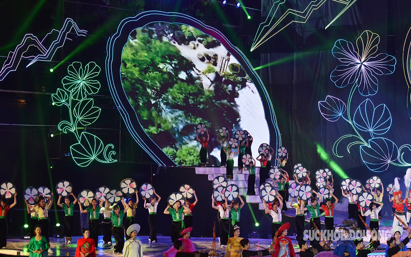 Ấn tượng đêm khai mạc Năm Du lịch Điện Biên và Lễ hội Hoa Ban 2024