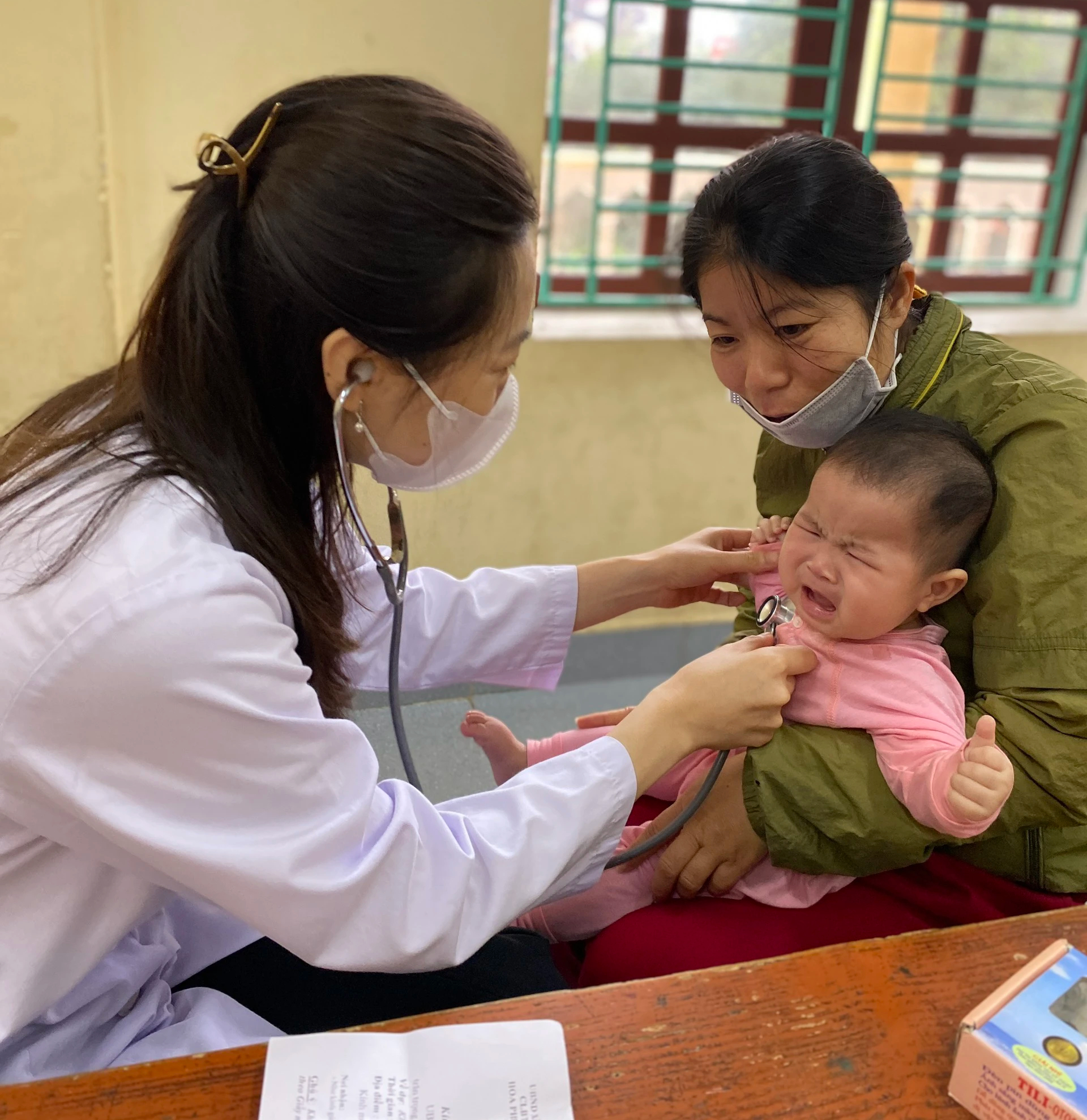 'Khám bệnh vì một Việt Nam khoẻ mạnh hơn' cho gần 1.000 người dân Vĩnh Phong- Ảnh 7.