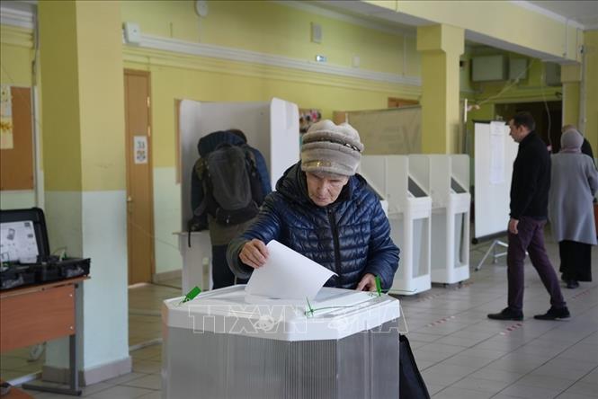 Bầu cử Tổng thống Nga: Hàng triệu cử tri thực hiện quyền công dân- Ảnh 1.