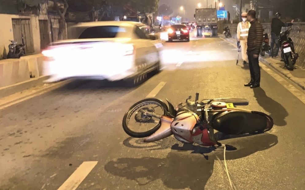 Tìm nhân chứng vụ tai nạn giao thông trên đê Đông Ngạc, Hà Nội khiến 1 người tử vong